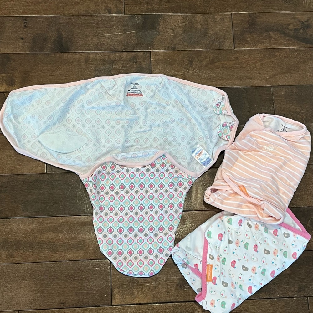 NWOT Baby Swaddle Blanket Set in Pink and White